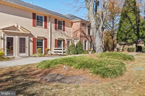 138 Cheshire Dr, Penllyn, PA 19422