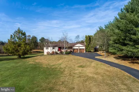 1201 Red Hill Rd, Red Hill, PA 18076