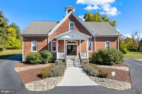 3062 Main St, Green Lane, PA 18054