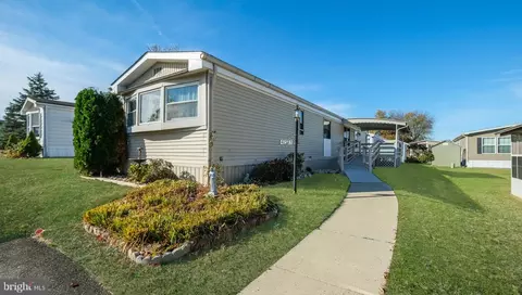 453 Neshaminy Falls Cir, North Wales, PA 19454
