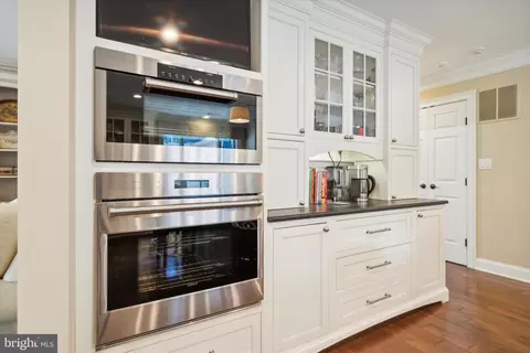 Kitchen - 1112 Lafayette Rd, Wayne, PA 19087 photo 8 of 8