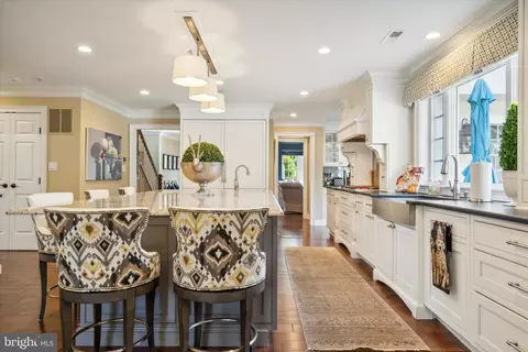 Kitchen - 1112 Lafayette Rd, Wayne, PA 19087 photo 3 of 8