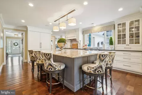 Kitchen - 1112 Lafayette Rd, Wayne, PA 19087 photo 2 of 8