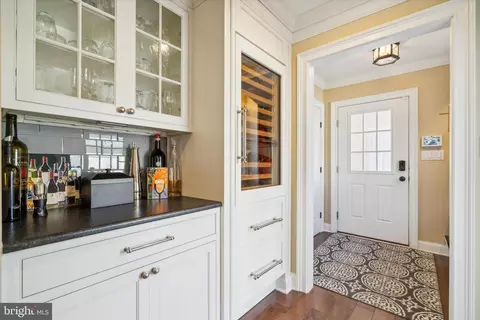 Entry Way - 1112 Lafayette Rd, Wayne, PA 19087 photo 4 of 8
