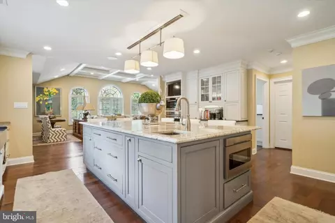 Kitchen - 1112 Lafayette Rd, Wayne, PA 19087 photo 5 of 8