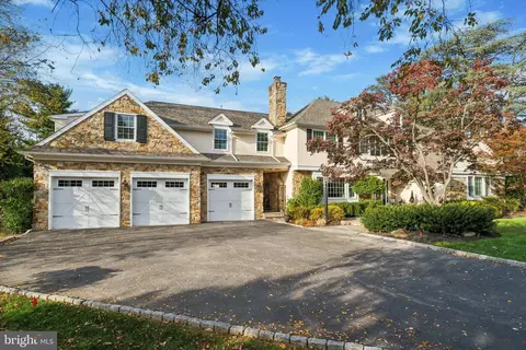 Exterior - 1112 Lafayette Rd, Wayne, PA 19087 photo 2 of 18