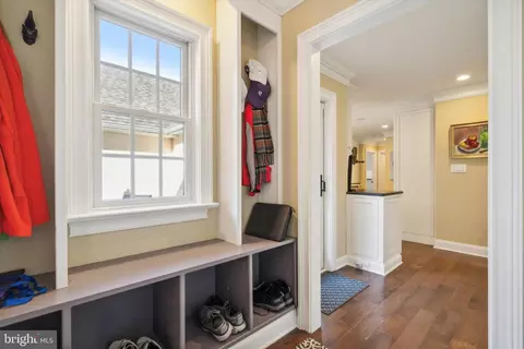 Entry Way - 1112 Lafayette Rd, Wayne, PA 19087 photo 5 of 8