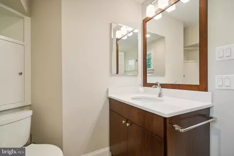 Bath - 1112 Lafayette Rd, Wayne, PA 19087 photo 3 of 9