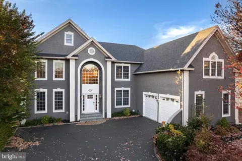 5 Barn Owl Ct, Phoenixville, PA 19460