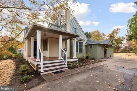 33 10th Ave, Collegeville, PA 19426