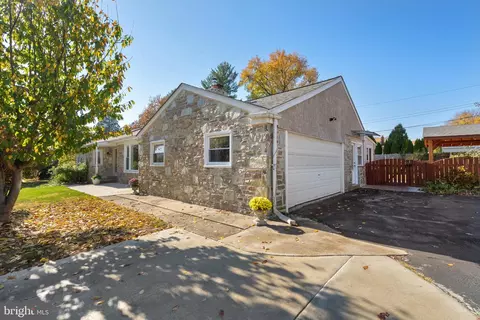 34 Welsh Rd, Huntingdon Valley, PA 19006