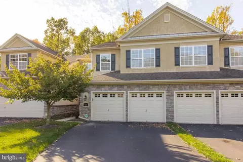 830 Creekview Dr, Blue Bell, PA 19422