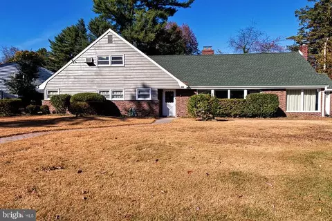 Exterior - 307 Curtis Dr, Wyncote, PA 19095 photo 2 of 4