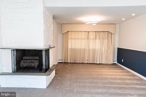 Living - 307 Curtis Dr, Wyncote, PA 19095 photo 3 of 3