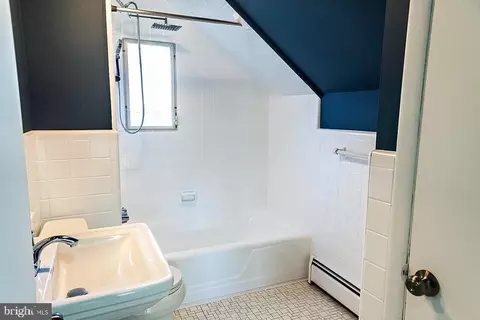 Bath - 307 Curtis Dr, Wyncote, PA 19095 photo 1 of 3