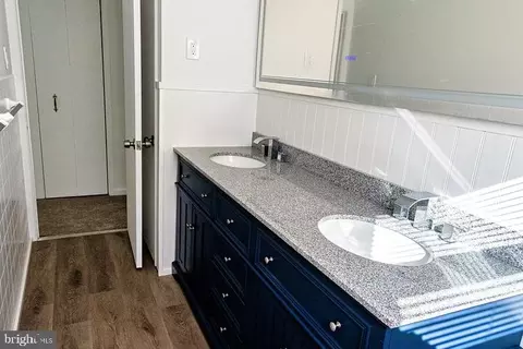 Bath - 307 Curtis Dr, Wyncote, PA 19095 photo 3 of 3