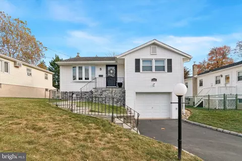 1227 Hall Ave, Abington, PA 19001