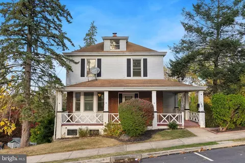 160 Merion Ave, Conshohocken, PA 19428
