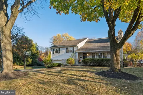 4029 Westaway Dr, Lafayette Hill, PA 19444