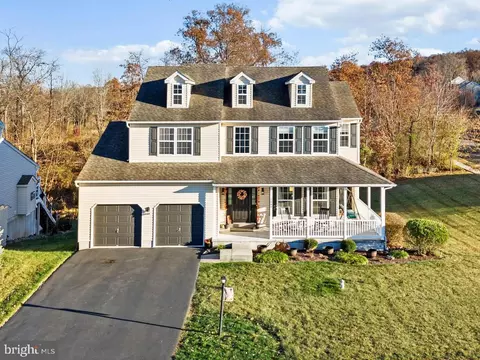 1949 Canyon Creek Rd, Gilbertsville, PA 19525