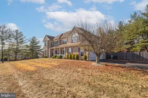 996 Mcnair Dr, Lansdale, PA 19446