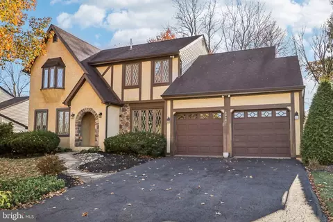 2050 Butternut Dr, Huntingdon Valley, PA 19006