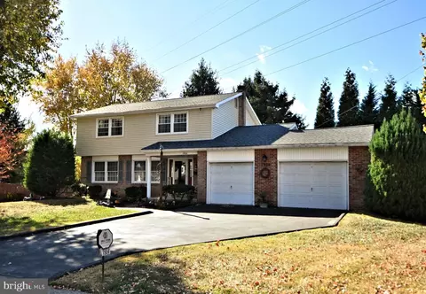 1904 Scott Rd, Oreland, PA 19075