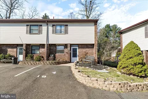 18 Concord Pl, Hatboro, PA 19040