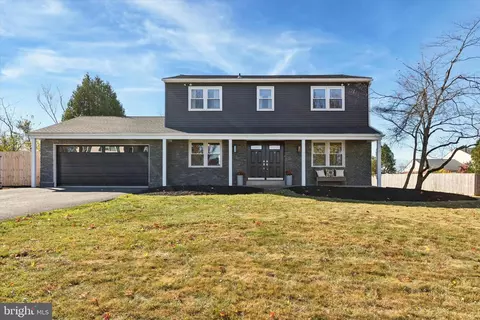 911 Denston Dr, Ambler, PA 19002