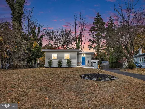 8303 Macarthur Rd, Wyndmoor, PA 19038