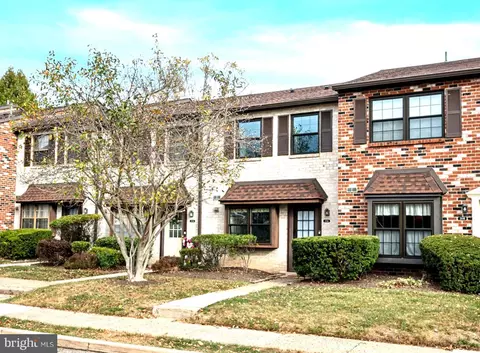 356 Glen Way #356, Elkins Park, PA 19027