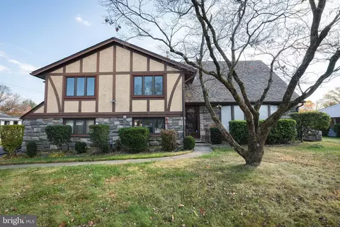 1881 Bertram Rd, Huntingdon Valley, PA 19006