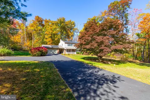 1716 Ziegler Rd, Pennsburg, PA 18073