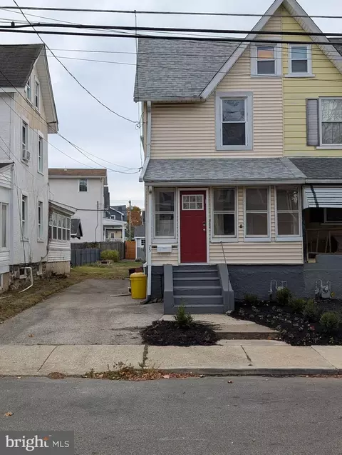 75 Holland Ave, Ardmore, PA 19003