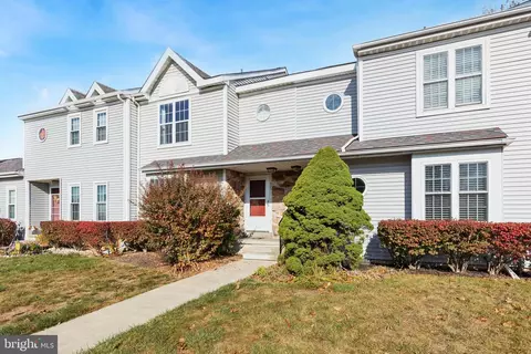 503 Creek Dr, Ambler, PA 19002
