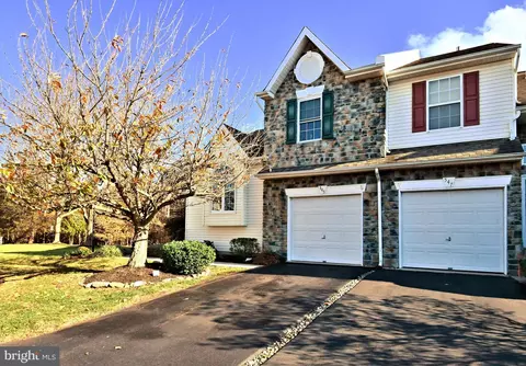 545 Broxton Ct, Harleysville, PA 19438