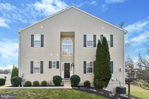214 Clarkdale Ln, Gilbertsville, PA 19525