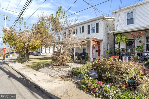 422 Leedom St, Jenkintown, PA 19046