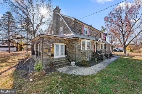 83 Egypt Rd, Jeffersonville, PA 19403