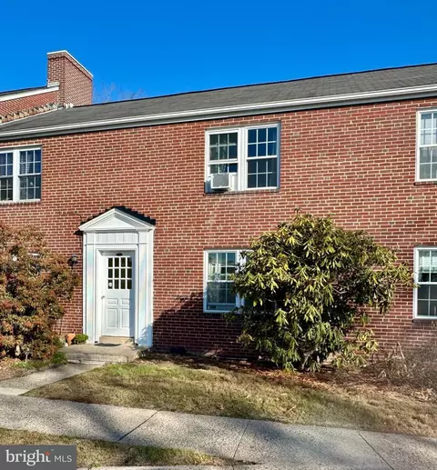 200 Maplewood Dr #CONDO 7-C, Pottstown, PA 19464