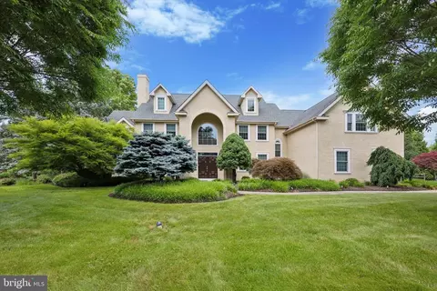 2593 Hillcrest Dr, Lansdale, PA 19446