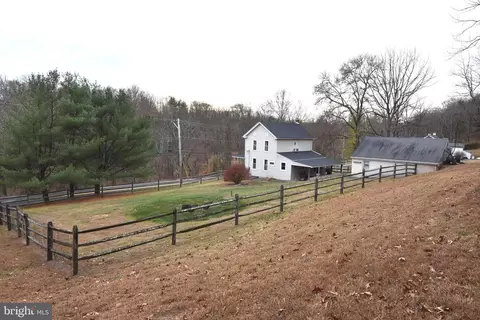 102 Game Farm Rd, Schwenksville, PA 19473