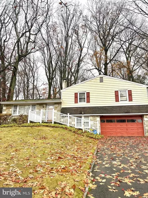180 Deer Run Rd, Willow Grove, PA 19090