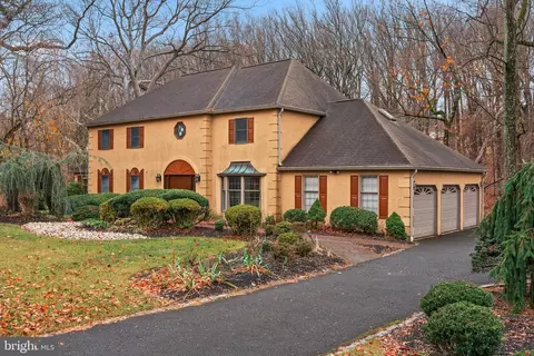 466 Wyndmoor Ln, Abington, PA 19001