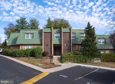 502 Meadowview Ln #502, Mont Clare, PA 19453
