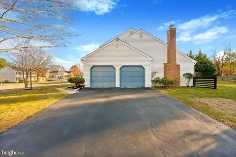 201 Winthrop Ln, Wayne, PA 19087 photo 4