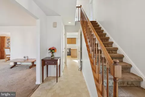 201 Winthrop Ln, Wayne, PA 19087 photo 5