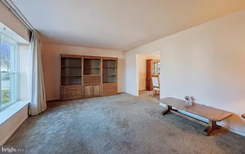 201 Winthrop Ln, Wayne, PA 19087 photo 6