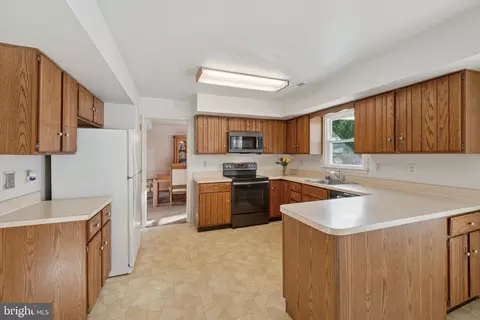 201 Winthrop Ln, Wayne, PA 19087 photo 11
