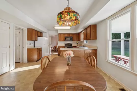 201 Winthrop Ln, Wayne, PA 19087 photo 15
